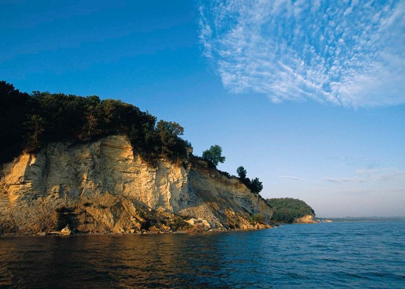 A cliff at Lewis and Clark State Recreation Area, showing one of many places to swim in Nebraska