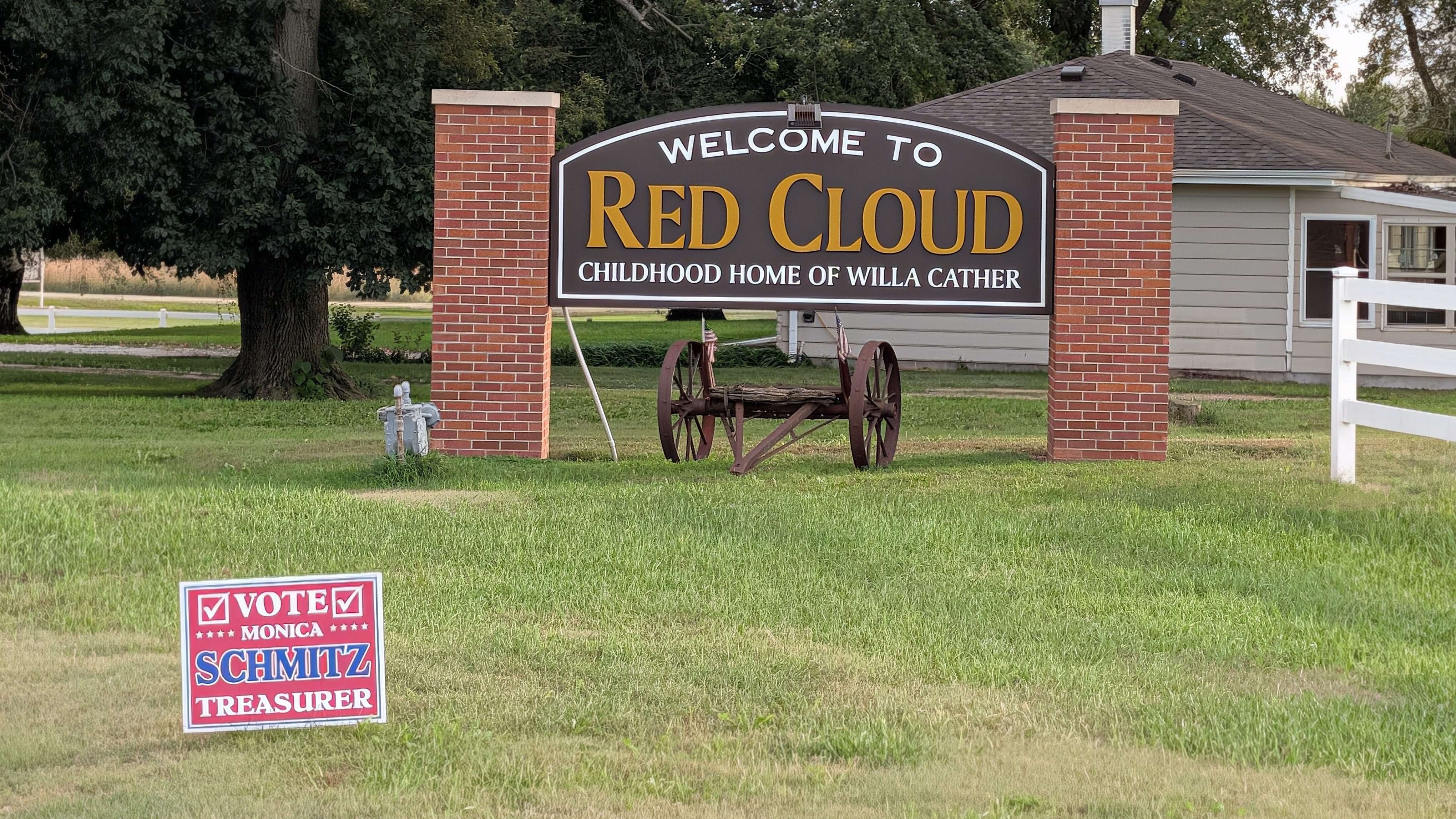 The entry sign for Red Cloud, Nebraska, honoring the town's most famous former resident, author Willa Cather. | Photo: Chase Porter/Courier Nebraska
